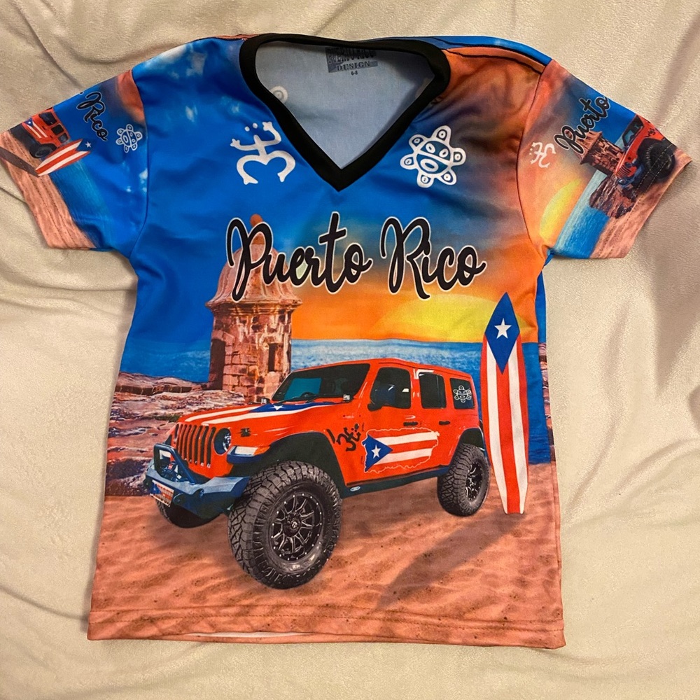 Puerto Rico Designs Kids Unisex Size 6-8 Multi-Color T-Shirt!